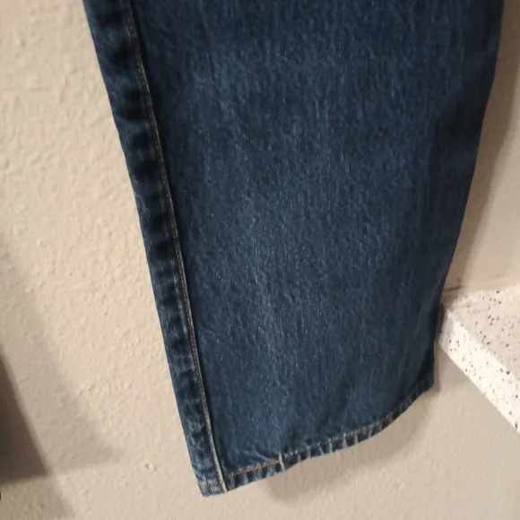Levi's Classic Straight Blue Jeans - Picture 10 of 10